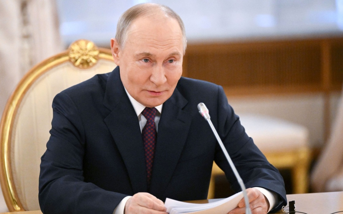 Путин в шутку посоветовал боксеру Шумкову продолжать кусать соперников