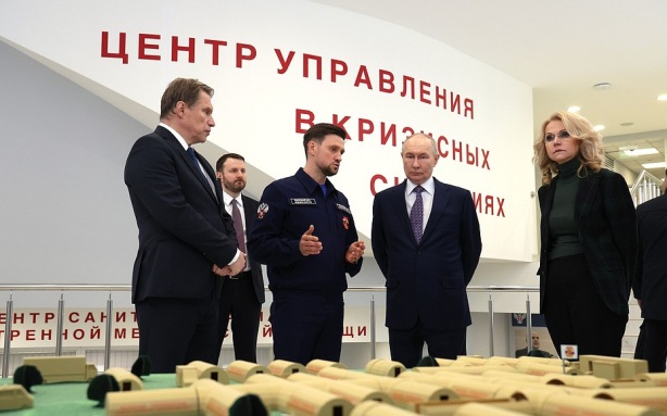 Путин поздравил сотрудников скорой помощи с профессиональным праздником