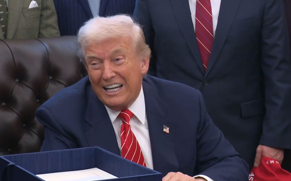 США в мае начнут возвращать деньги за оплату введенных Трампом пошлин