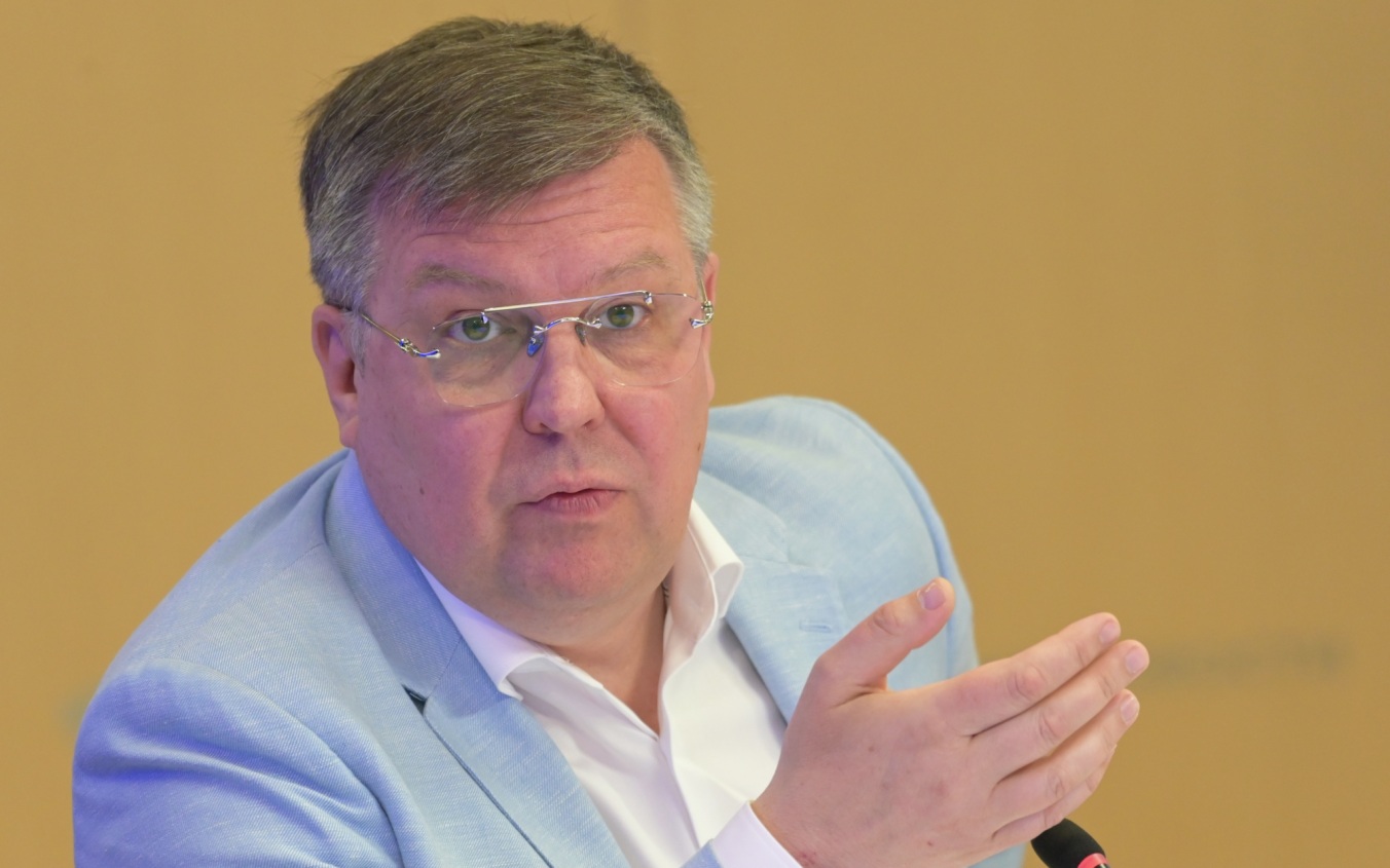 Эксперт Мартынов: киевский режим старается затянуть украинский конфликт