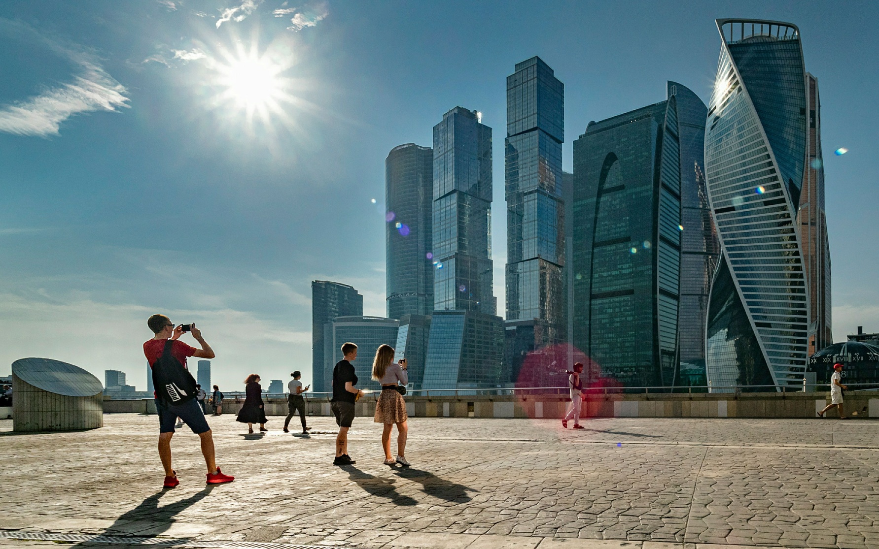 Россиянам назвали самый выгодный летний месяц для отпуска