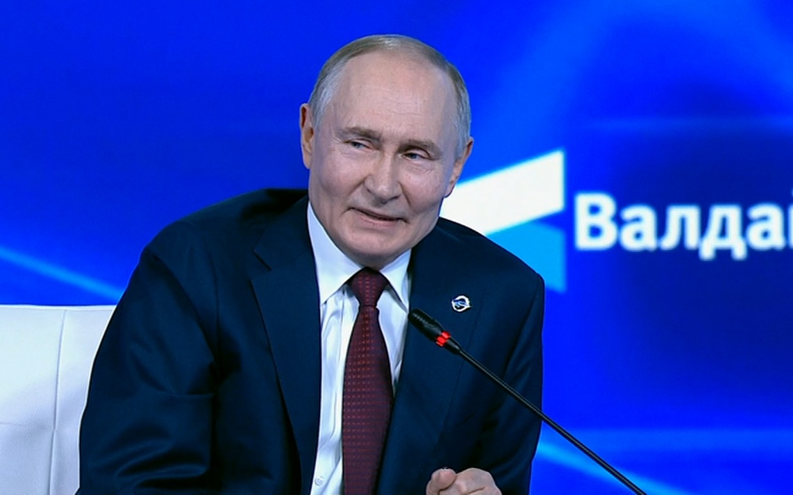 Богданов: Путин не подписывал указ, запрещающий бить по Киеву 9 мая