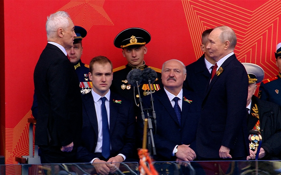 Лукашенко посетил парад Победы в Москве вместе с сыном