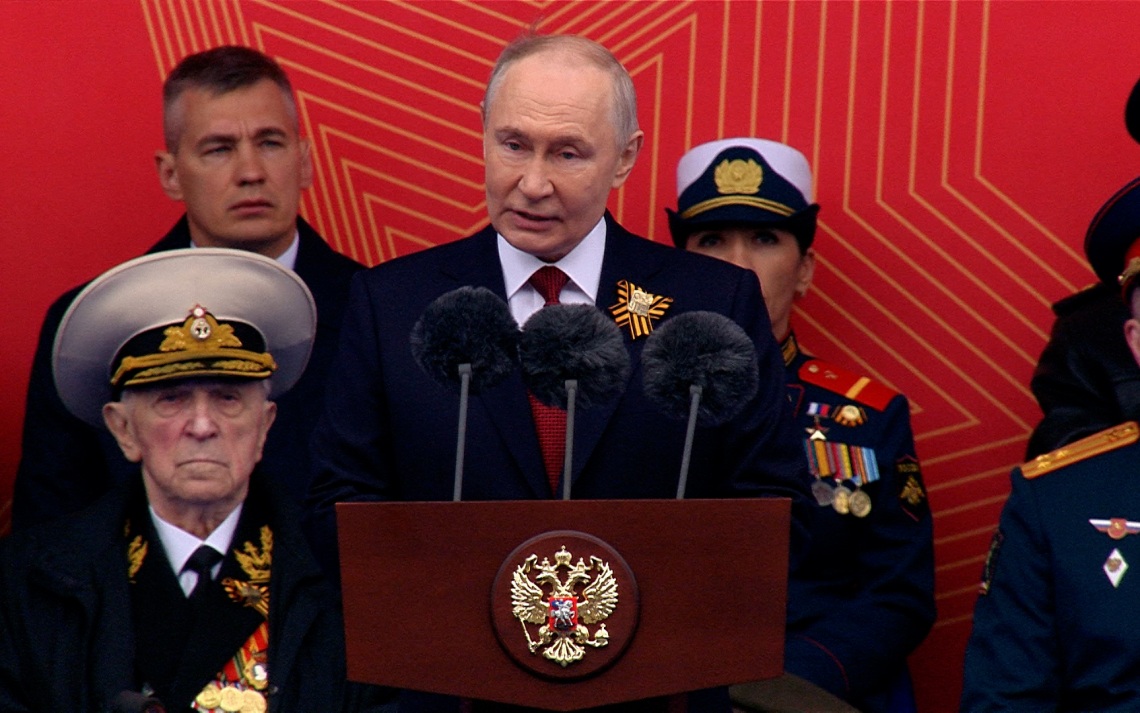 Путин и мировые лидеры почтили память героев у Могилы Неизвестного Солдата