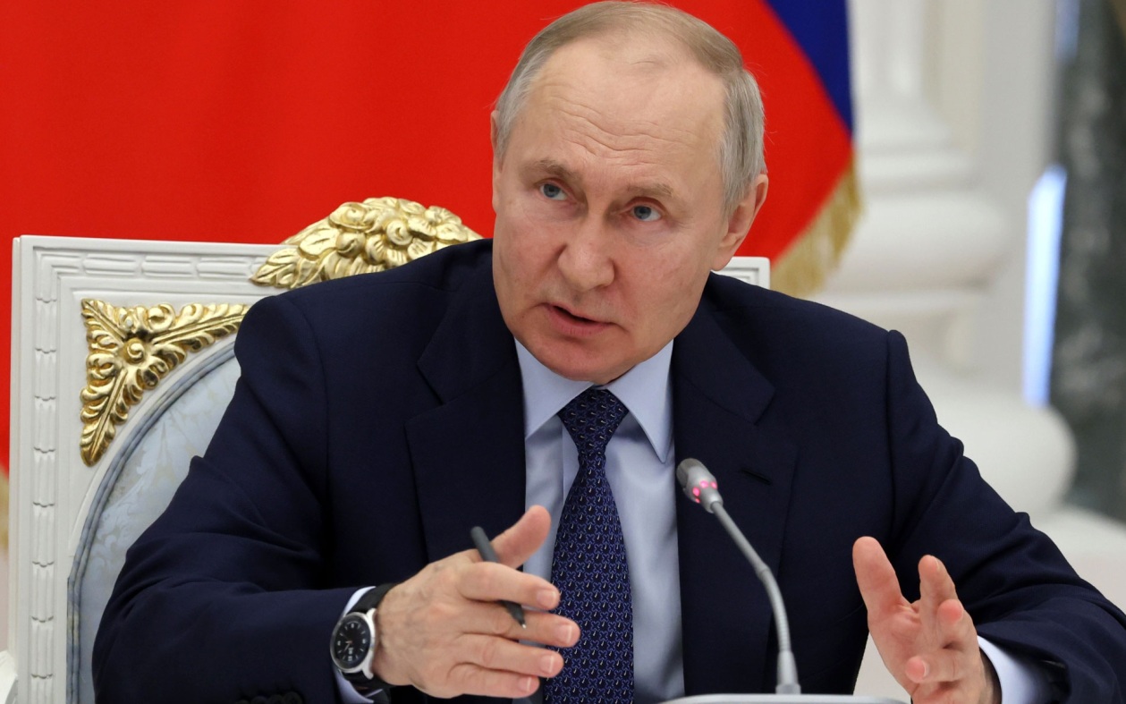 Путин: РФ не закрыта от переговоров с Европой, но с политиками, как Шредер