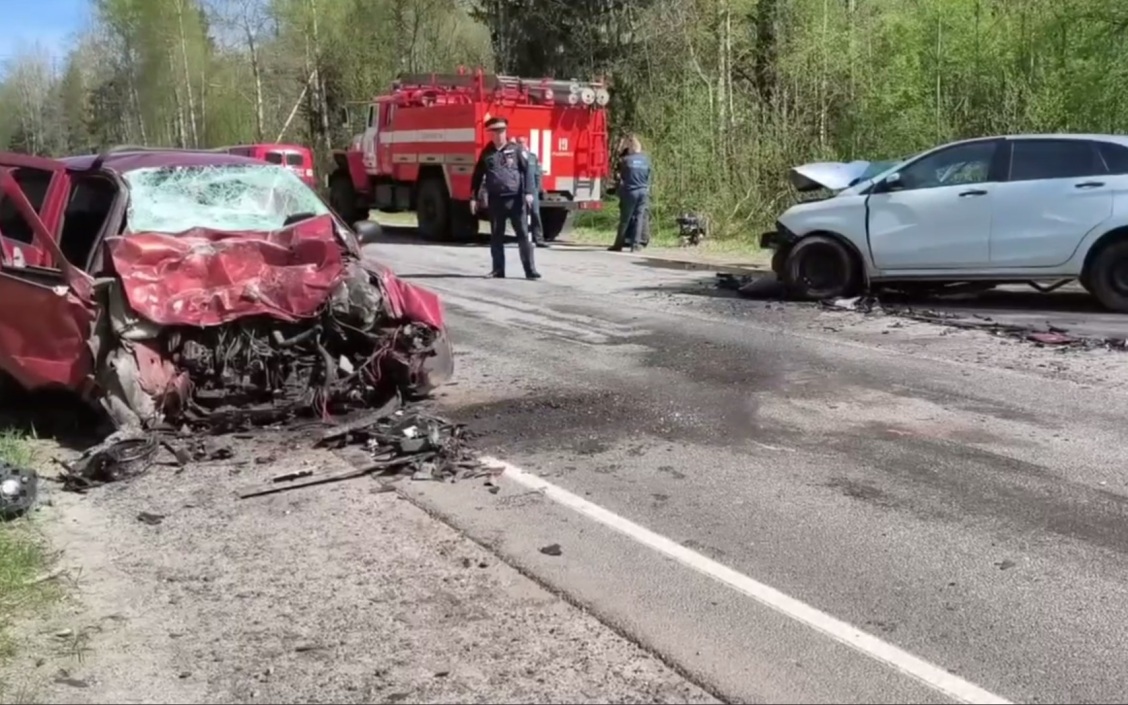 Три человека погибли в лобовом ДТП под Ярославлем
