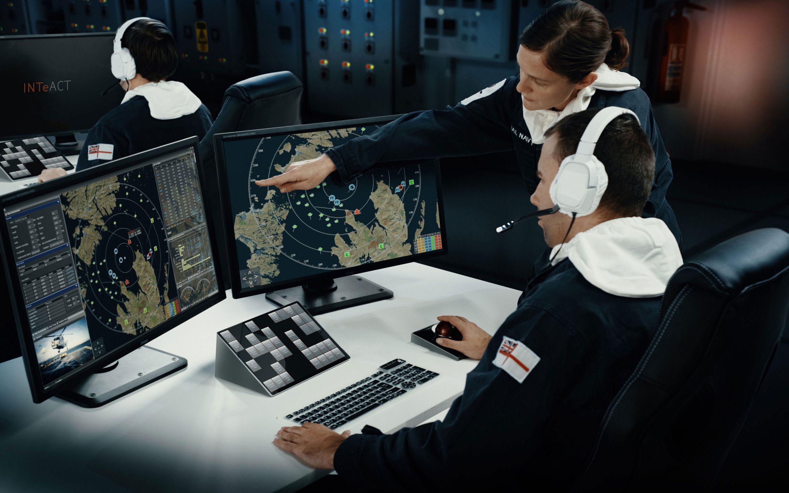 ВМФ Британии потратит 200 тыс. фунтов стерлингов на перешив женской формы