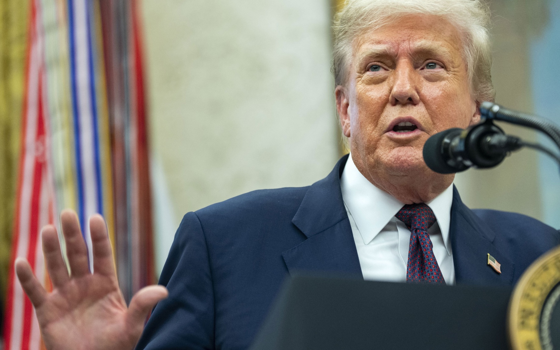 Трамп заявил, что Тегерану стоит его остерегаться