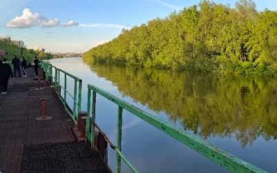 В Омске утонул 16-летний подросток, спрыгнувший с пирса в воду