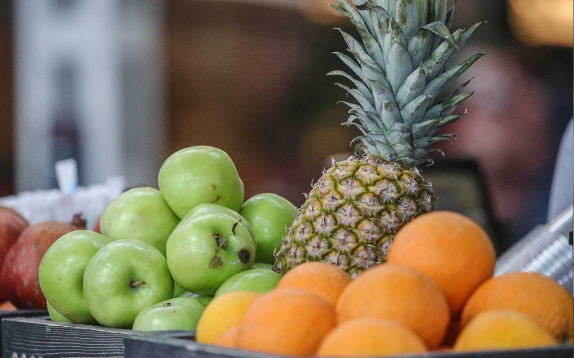 Нутрициолог рассказала, чем опасно употребление фруктов после 16:00