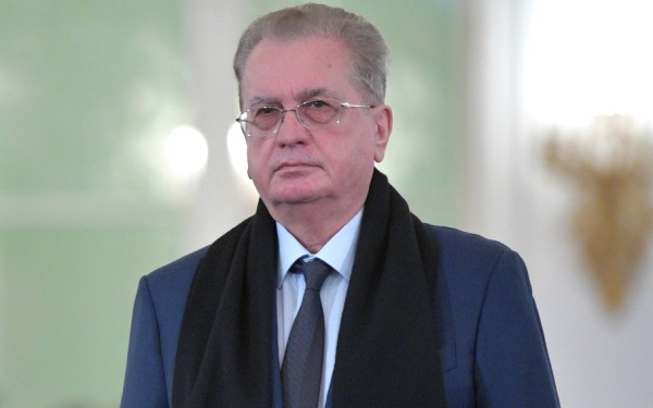 Пиотровский прокомментировал инцидент с посетителем Эрмитажа