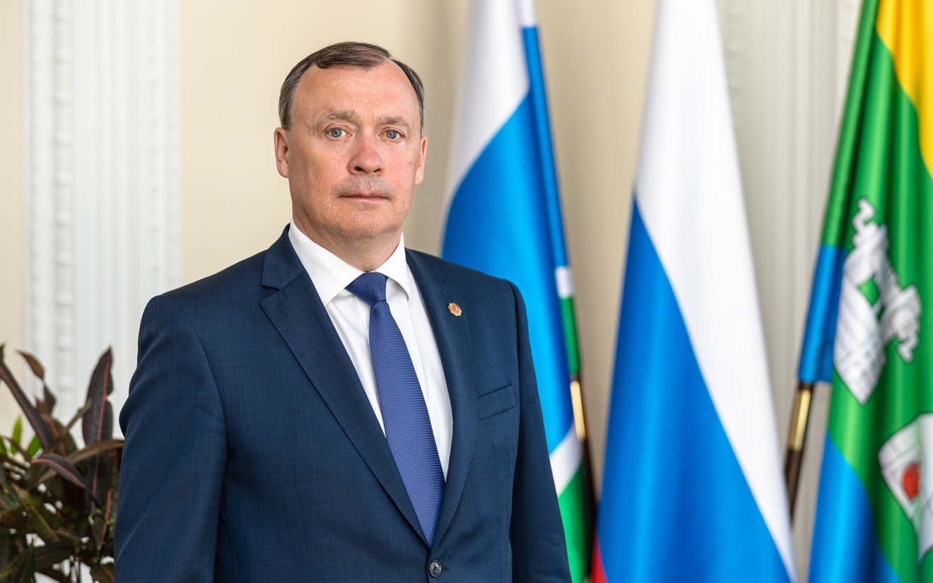 Глава Екатеринбурга сломал ногу, играя в волейбол