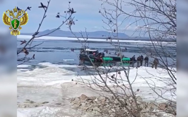 Пассажиры аэролодки, перевернувшейся на Байкале, были без спасжилетов