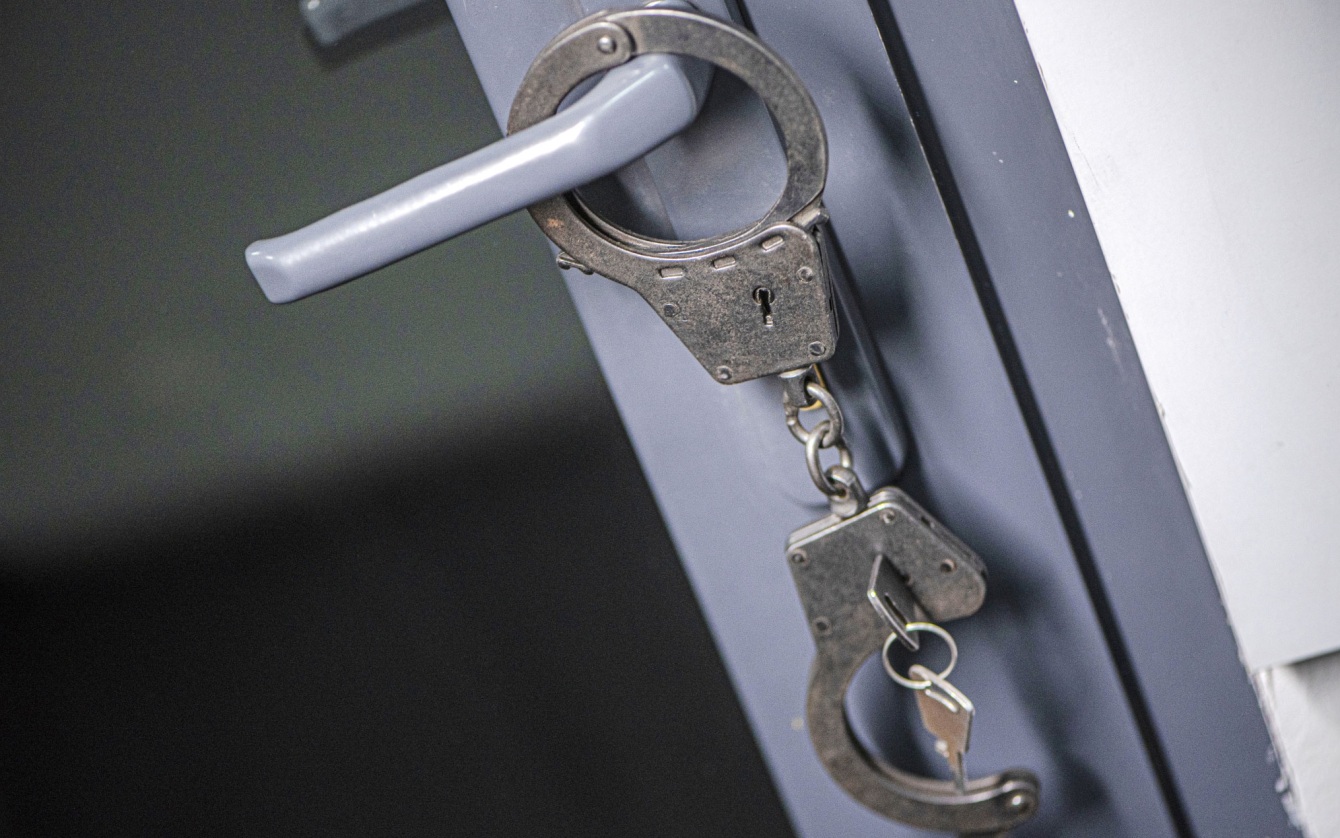 В Москве мужчину арестовали на 15 суток за скрытую видеосъемку женщины