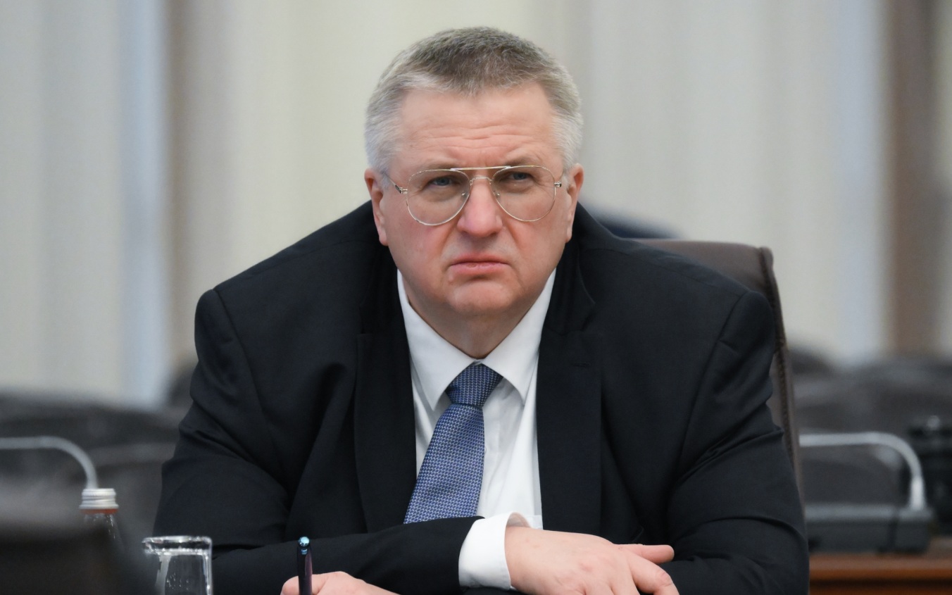 "Держат перед носом морковку": Оверчук про обещания Евросоюза Армении