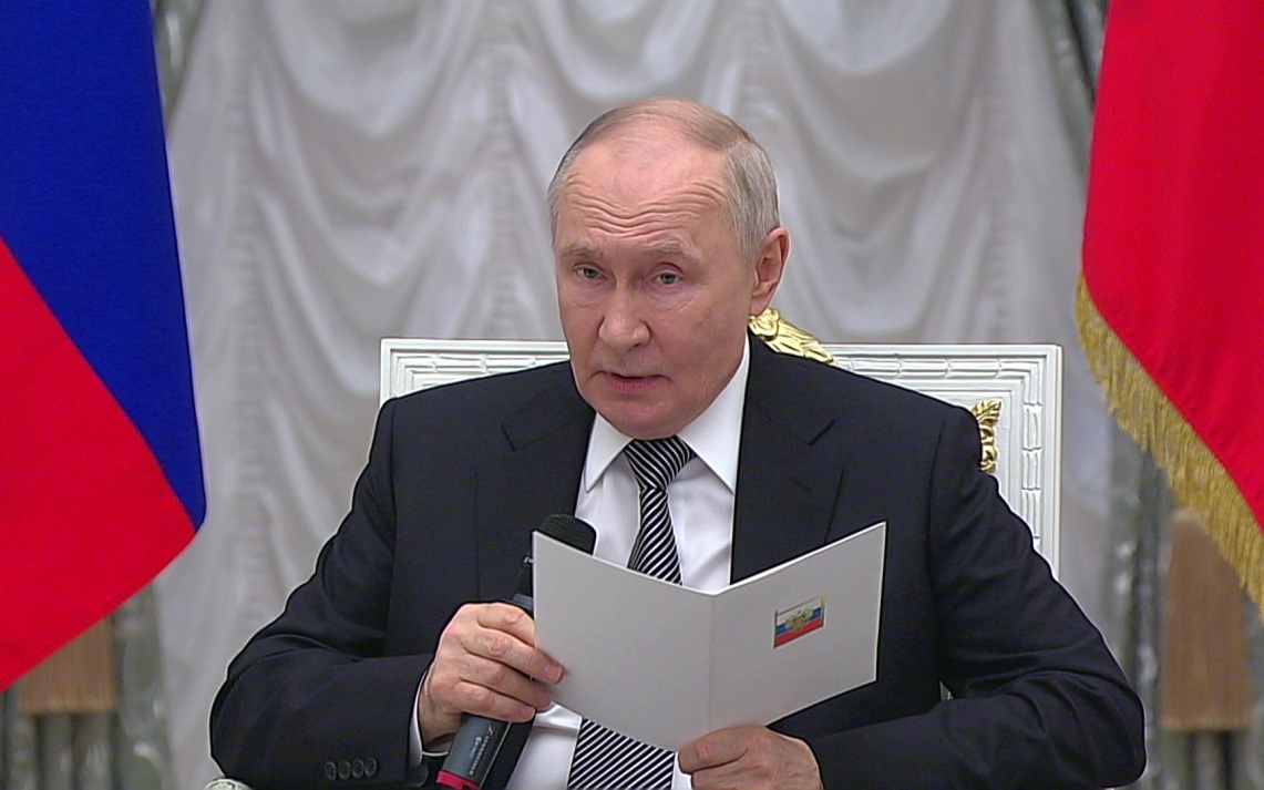 Путин призвал украинских боевиков не выполнять приказы Киева