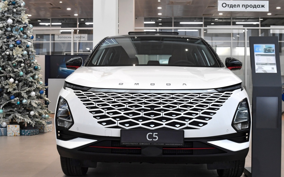 Кабмин РФ разрешил использовать автомобиль Omoda C5 в такси