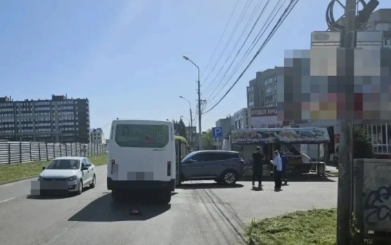 Девочка пострадала при экстренном торможении маршрутки в Ставрополе