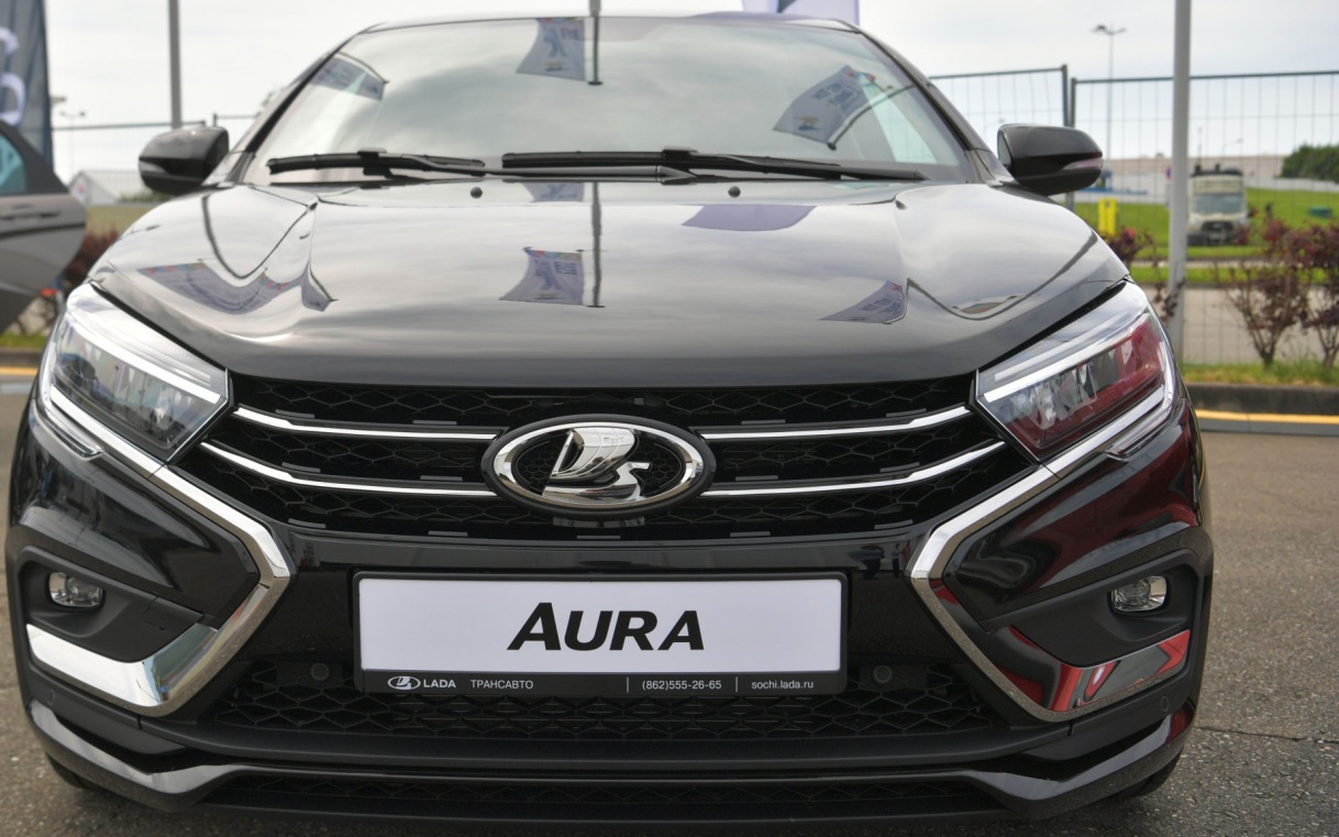 В России вырос спрос на бизнес-седан Lada Aura