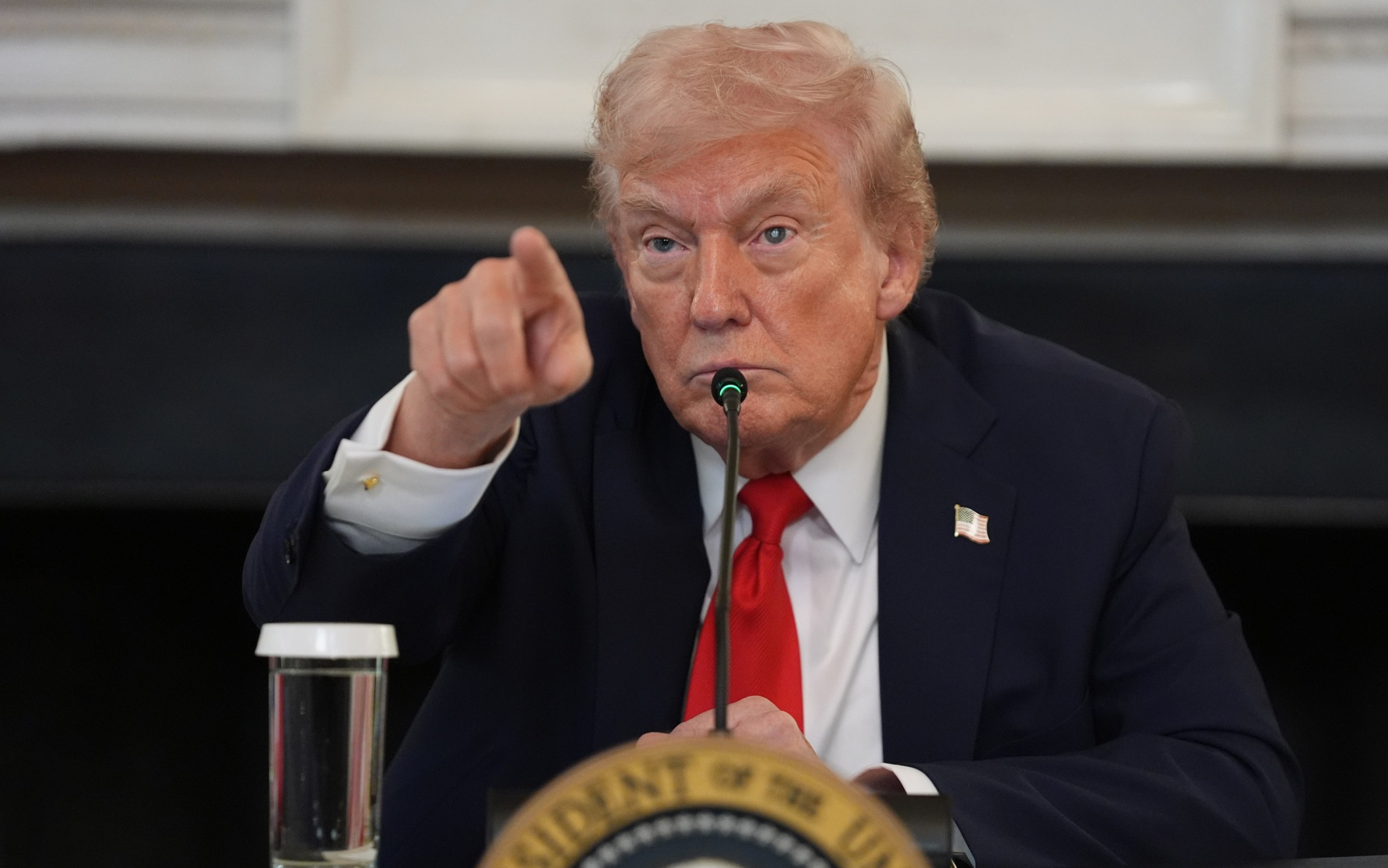 Трамп ведет переговоры с Ираном без Израиля, пишет NYT