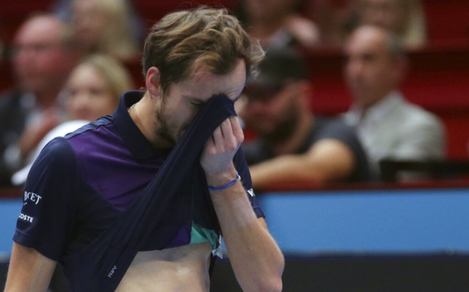 Первая ракетка России Медведев потерял позиции в рейтинге ATP