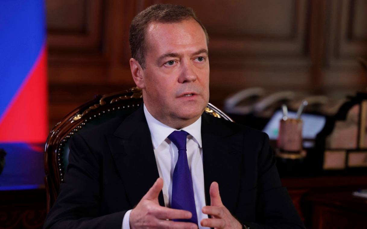 Киевский режим ударами по детям вызвал жесткий ответ России, заявил Медведев