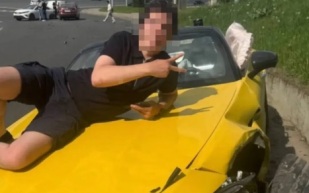 В отношении нижегородца, устроившего ДТП на кабриолете Mercedes, возбуждено дело