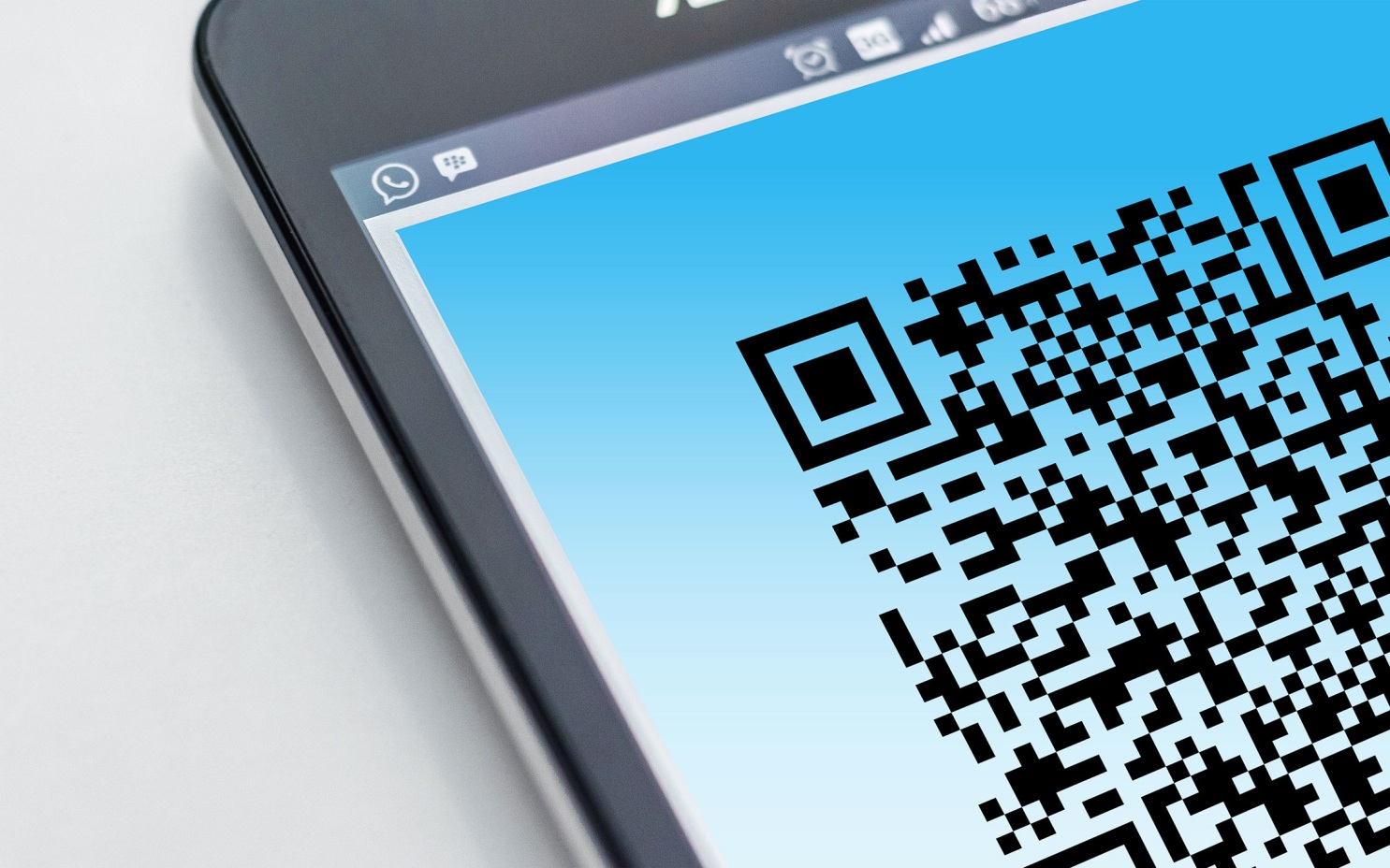 Костин: ВТБ рассматривает в Казахстане переход на оплату по QR-коду