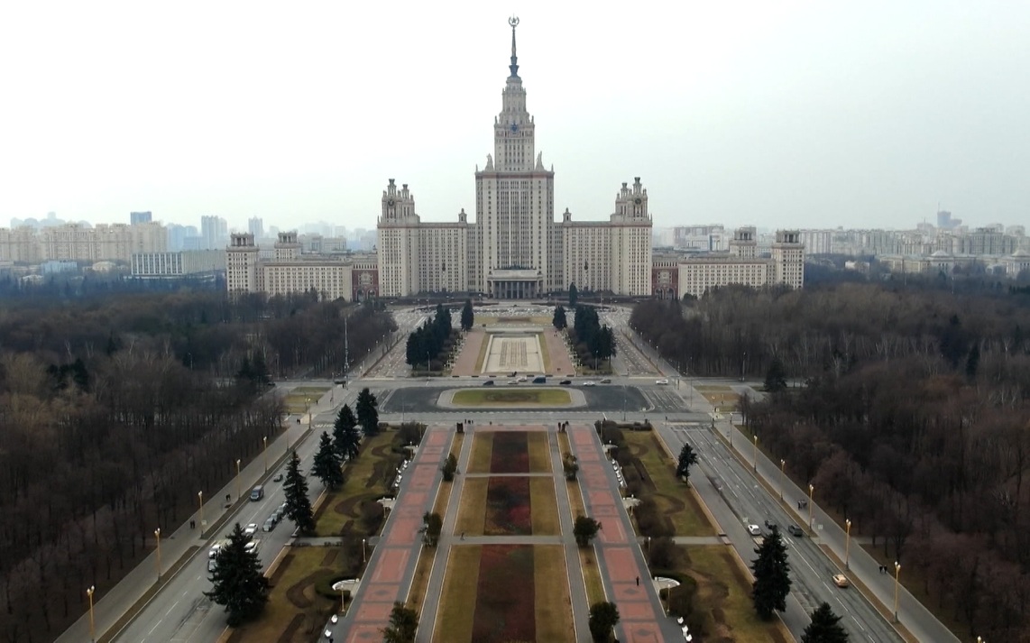 Эксперт признал неизбежность отказа от классических дипломных работ в вузах