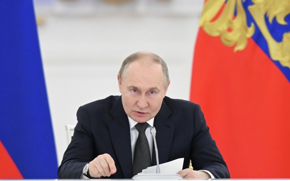 Путин поручил гарантировать доступ к важным сервисам при ограничении интернета