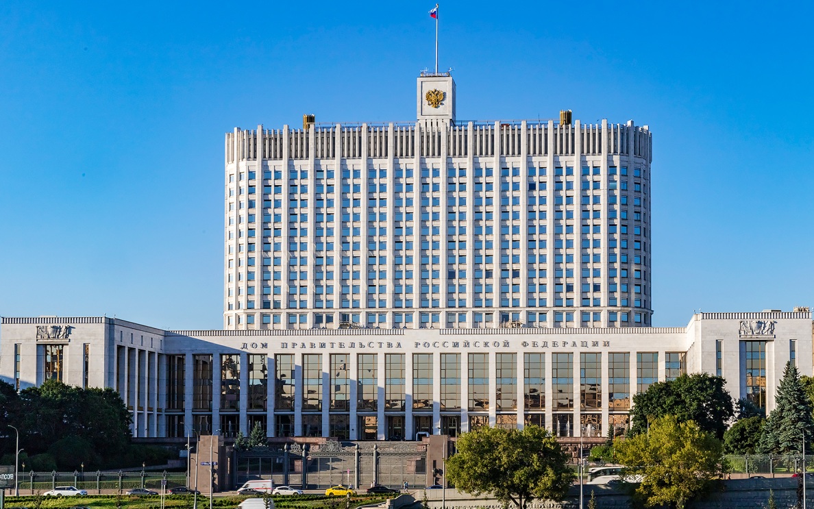 ФСБ и МО РФ будут выдавать иностранным судам разрешения на работу в водах России
