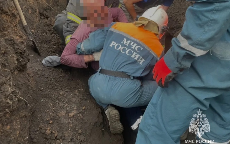 В Набережных Челнах обвалился грунт, пострадали двое рабочих