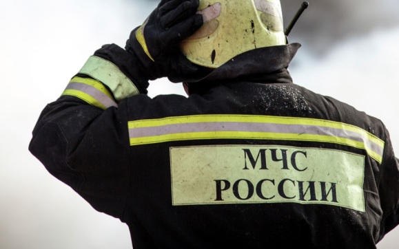 Население эвакуируют в районе пожара на объекте Минобороны в Ленобласти