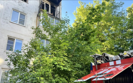В Новомосковске произошел пожар в квартире многоэтажного дома, погибли двое