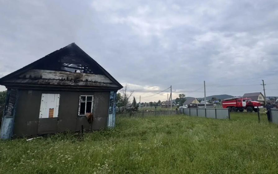 Тело мужчины найдено во время тушения пожара в частном доме в Башкирии