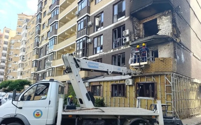 Жильцы многоэтажки в Краснодаре, пострадавшей от атаки БПЛА, вернулись домой