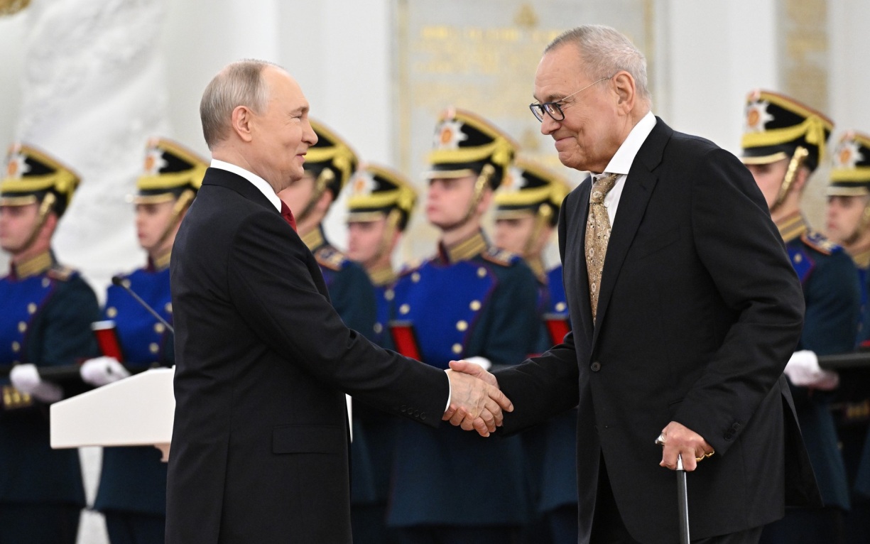Путин: своими фильмами Кончаловский открывает миру характер и силу культуры РФ