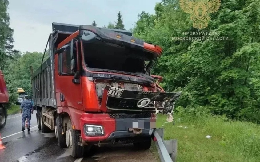 Число пострадавших при столкновении автобуса с грузовиком увеличилось до 14