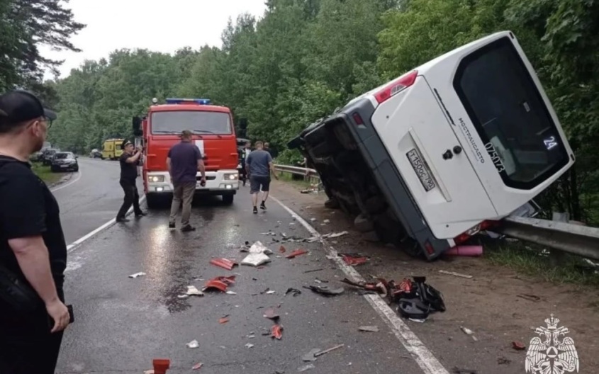 В ДТП с маршруткой под Москвой погибли 2 и пострадал 21 человек