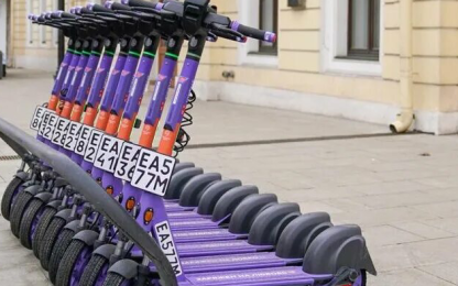 В Подмосковье ищут самокатчика, сбившего ребенка на детской площадке