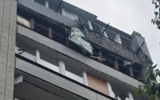 В Новой Каховке БПЛА атаковал многоквартирный жилой дом, есть повреждения