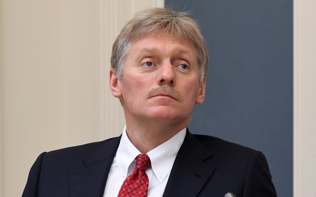 Между Москвой и Киевом нет официальных каналов связи, заявил Песков