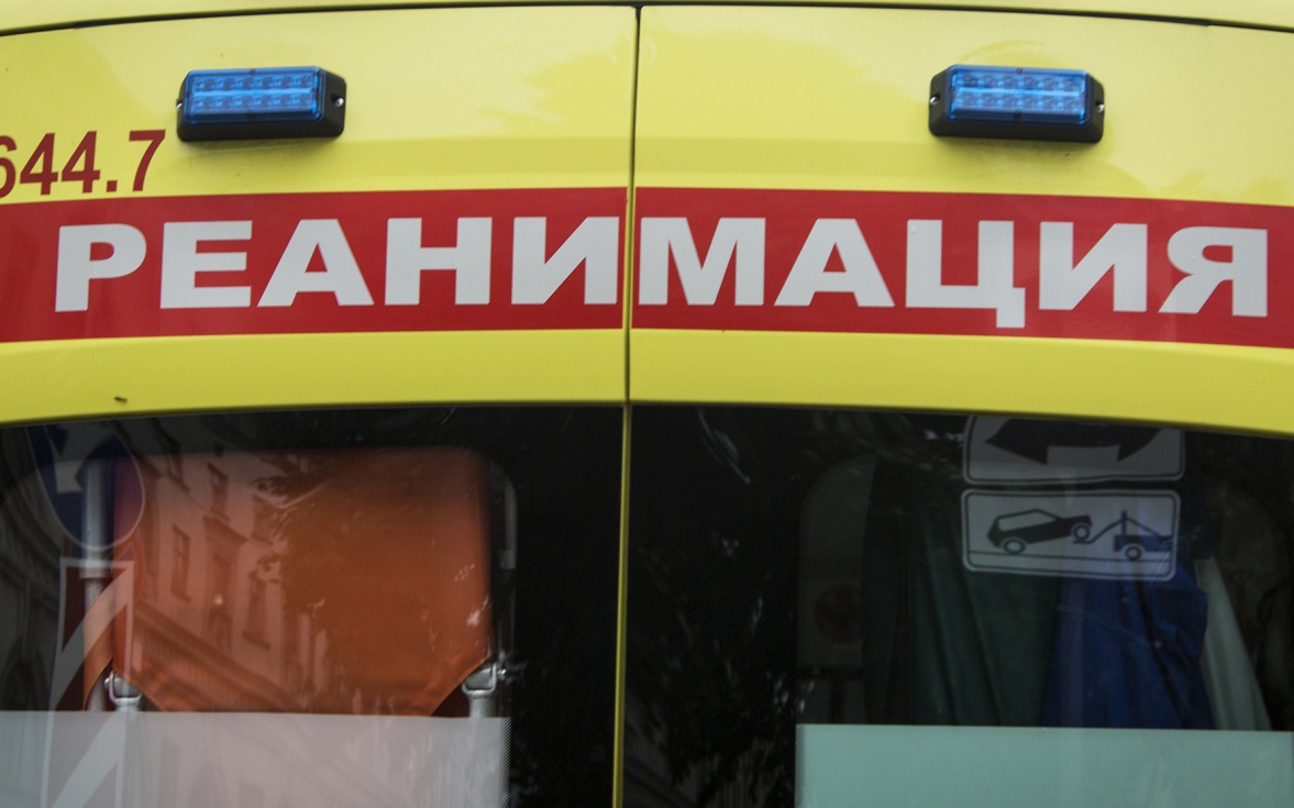 В Кузбассе мальчик впал в кому, просидев в заблокированной машине на жаре 3 часа