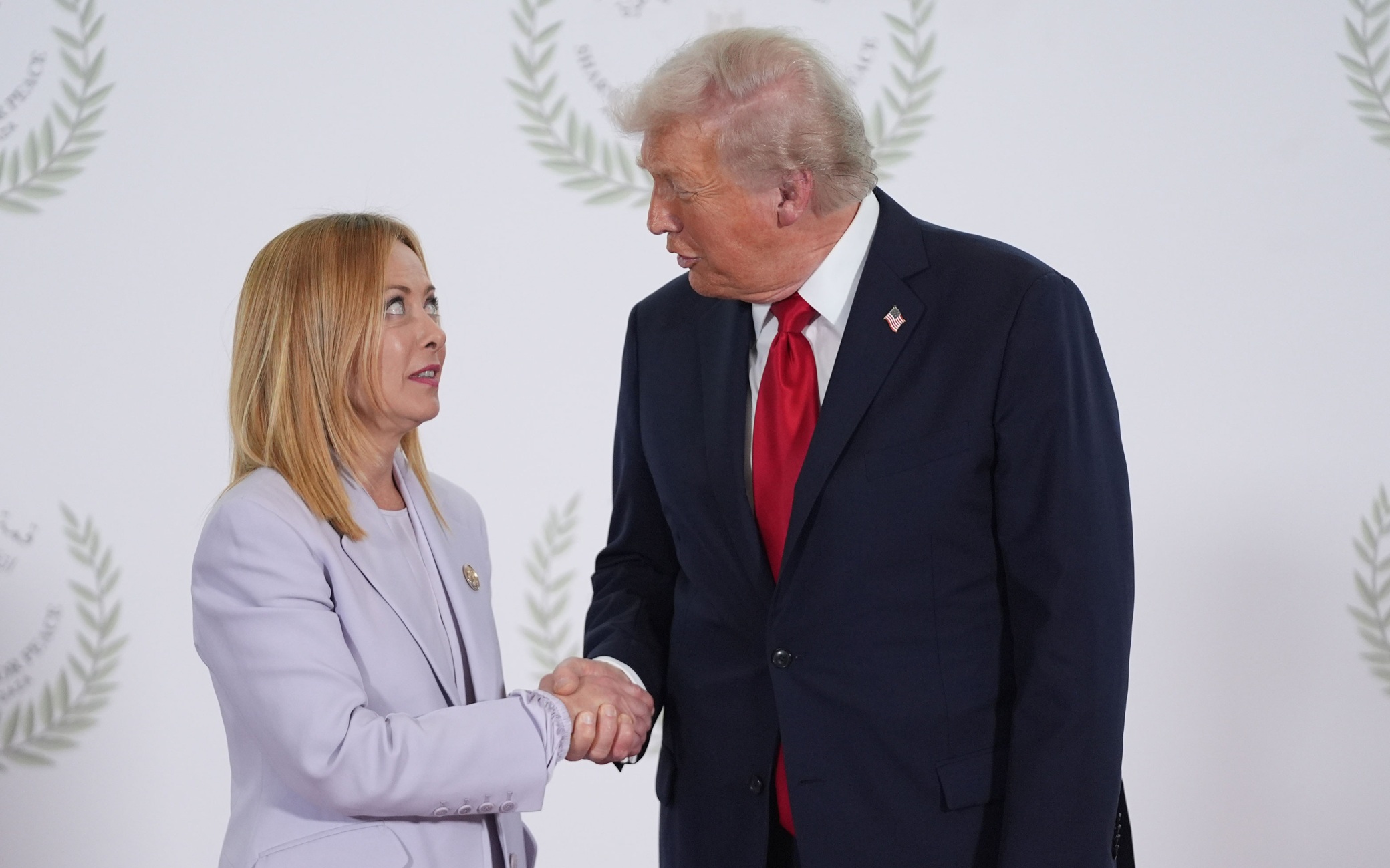 "Серийный лжец и хулиган из комиксов": Италия возмущена Трампом