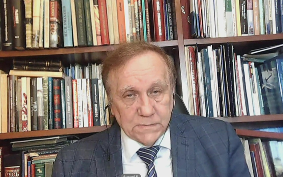 Бакланов заявил, что США смогли вбить клин между персами и арабами