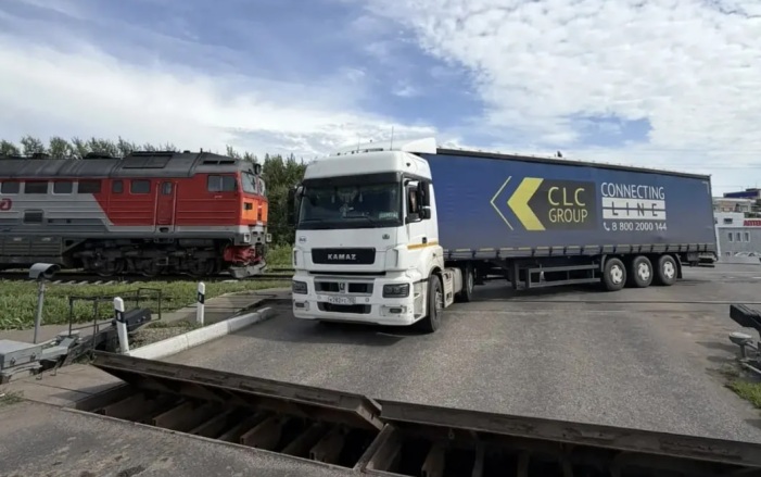 Прокуратура начала проверку после столкновения грузовика и локомотива в Башкирии
