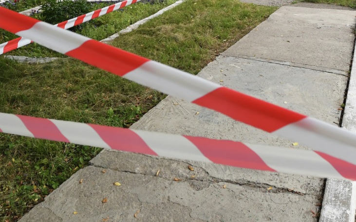 В Севастополе дрон ВСУ с полным боезарядом упал на крышу жилого дома