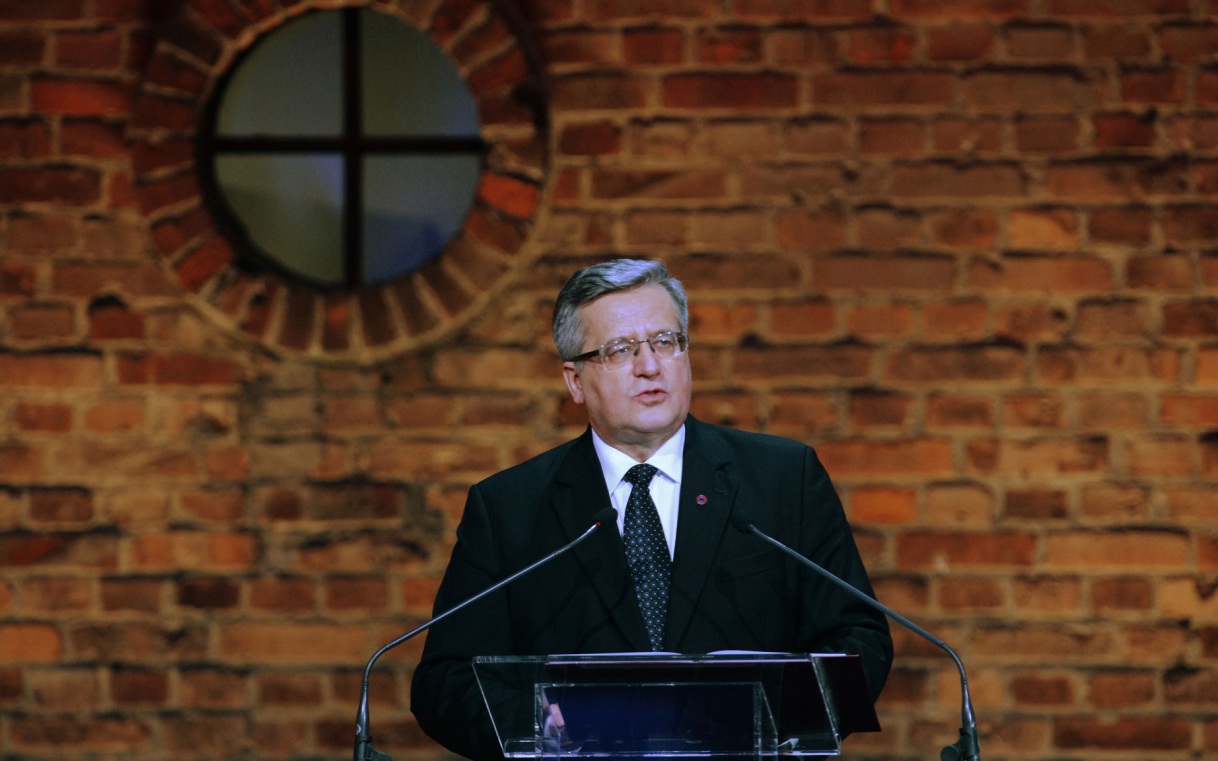 Экс-президент Польши заявил о "войне" с Украиной