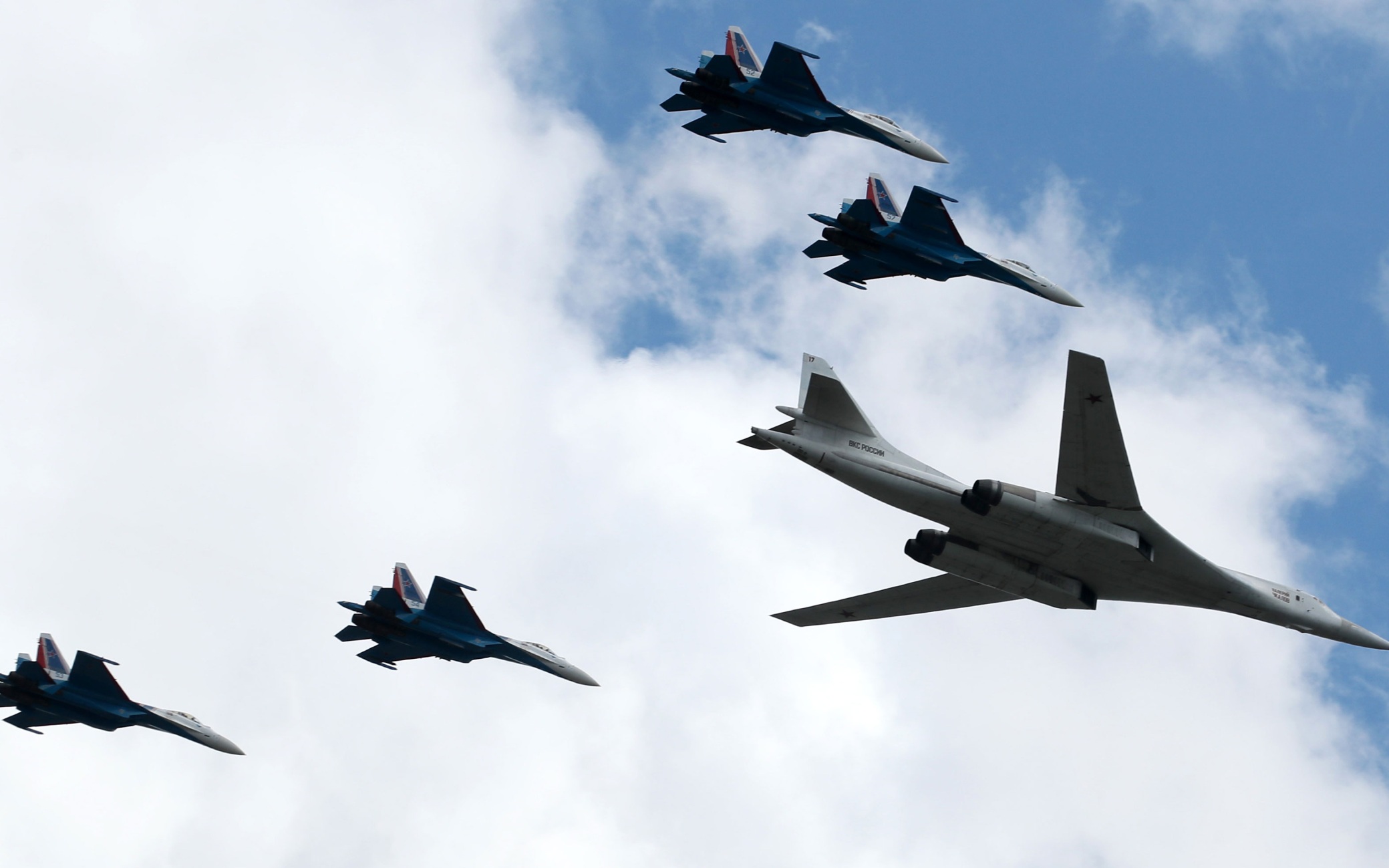 Ту-160 совершили 16-часовой полет над Баренцевым и Норвежским морями