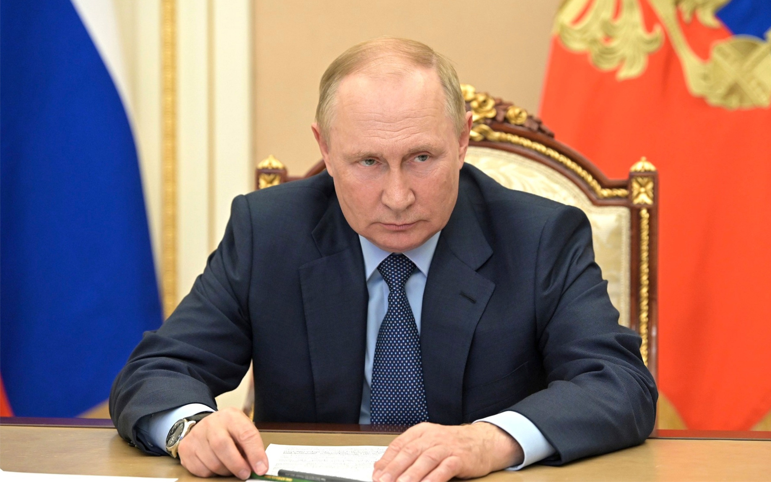 Путин заявил о готовности РФ оперативно ответить на внешние и внутренние угрозы